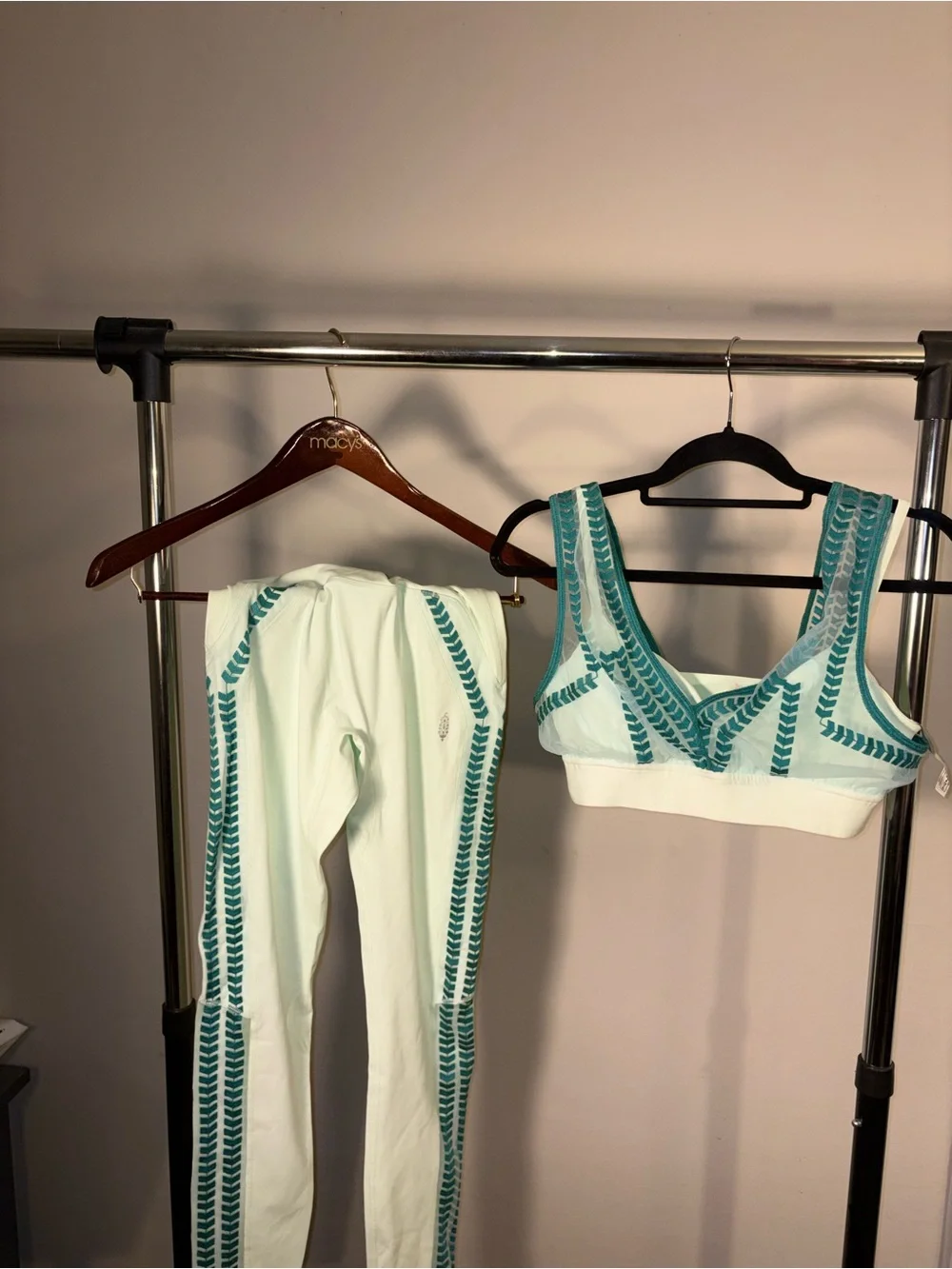 FP Movement by Free People Mint Green Printed Sports Bra & Leggings Set - Picture 1 of 3
